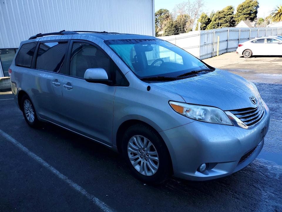 Photo 4 from auction – 2012 TOYOTA SIENNA with VIN 5TDYK3DC7CS273019