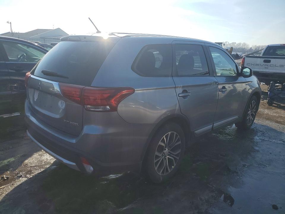 Photo 3 from auction – 2016 MITSUBISHI OUTLANDER with VIN JA4AD2A38GZ008070
