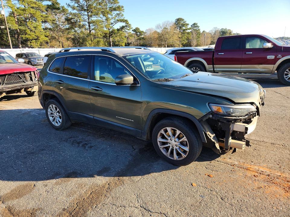 Photo 4 from auction – 2019 JEEP CHEROKEE L with VIN 1C4PJLCB8KD370408