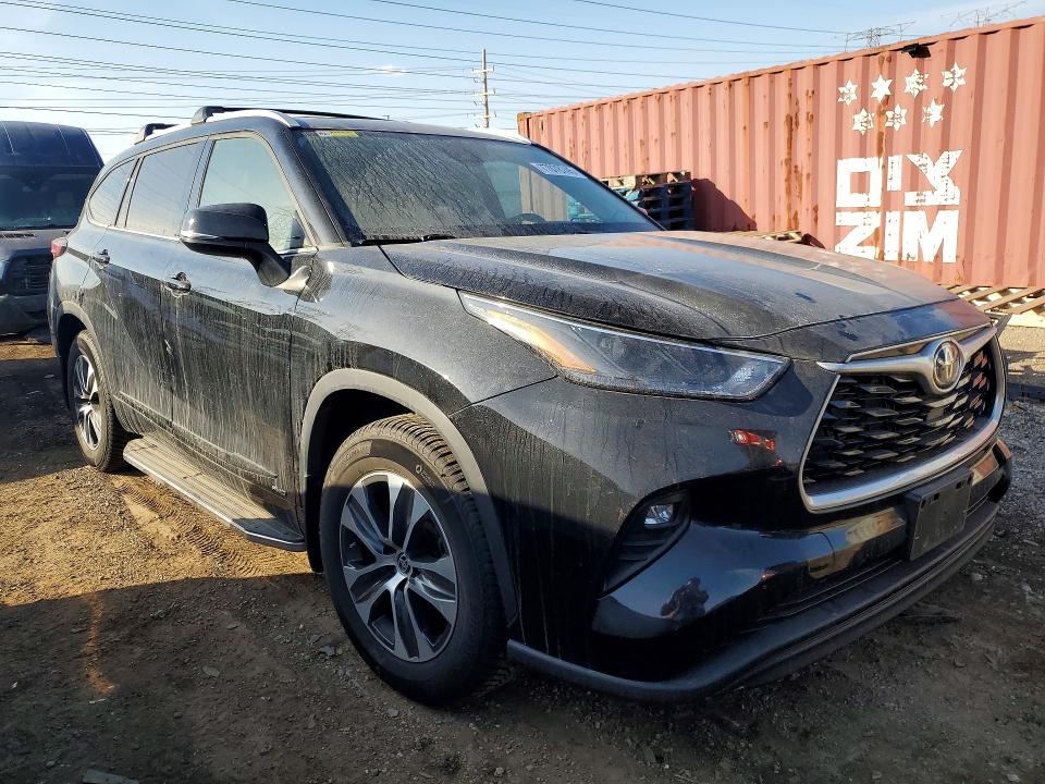 Photo 4 from auction – 2022 TOYOTA HIGHLANDER with VIN 5TDGBRCH4NS549929
