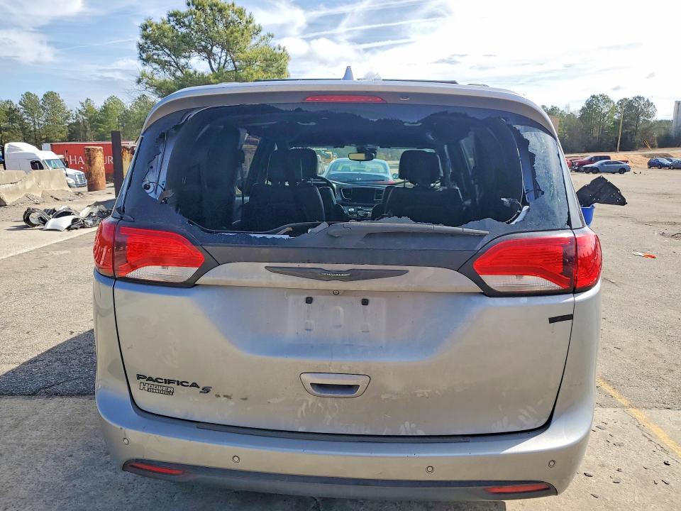 Photo 6 from auction – 2018 CHRYSLER PACIFICA with VIN 2C4RC1EGXJR338345