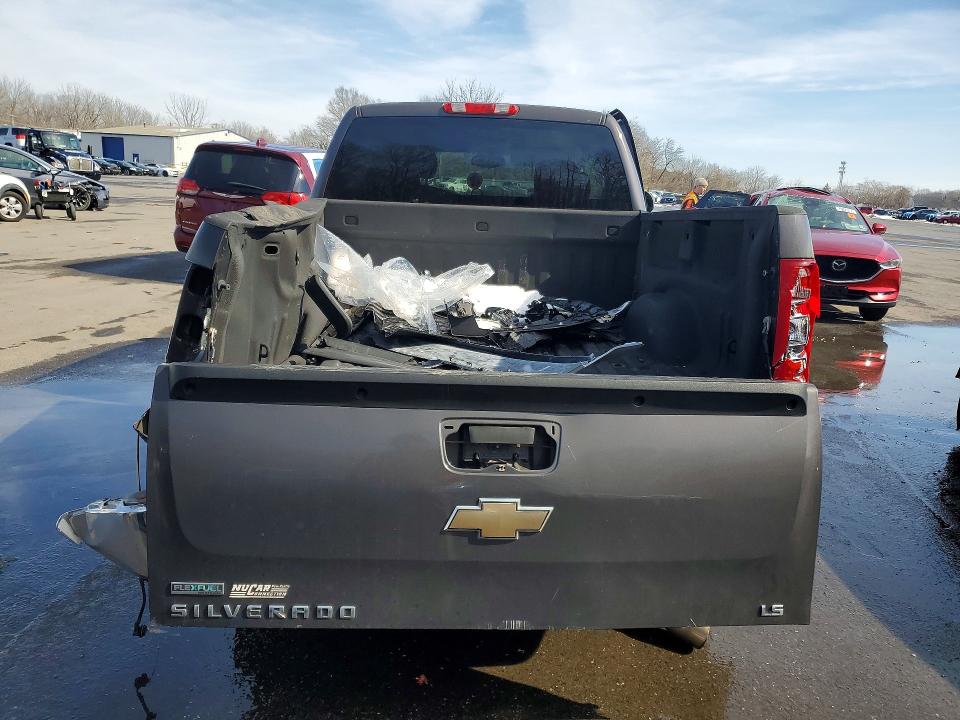 Photo 6 from auction – 2010 CHEVROLET SILVERADO with VIN 1GCSKREA0AZ260629