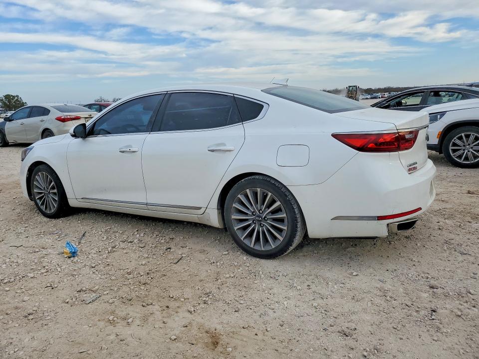 Photo 2 from auction – 2017 KIA CADENZA PR with VIN KNALB4J13H5065992
