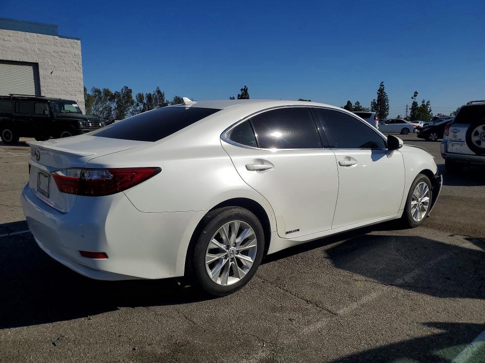 Photo 3 from auction – 2013 LEXUS ES 300H with VIN JTHBW1GG1D2008343