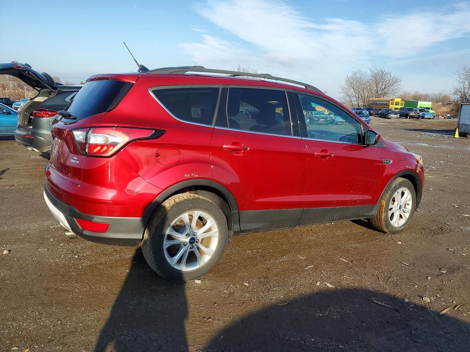 Photo 3 from auction – 2018 FORD ESCAPE with VIN 1FMCU9GD5JUB98238
