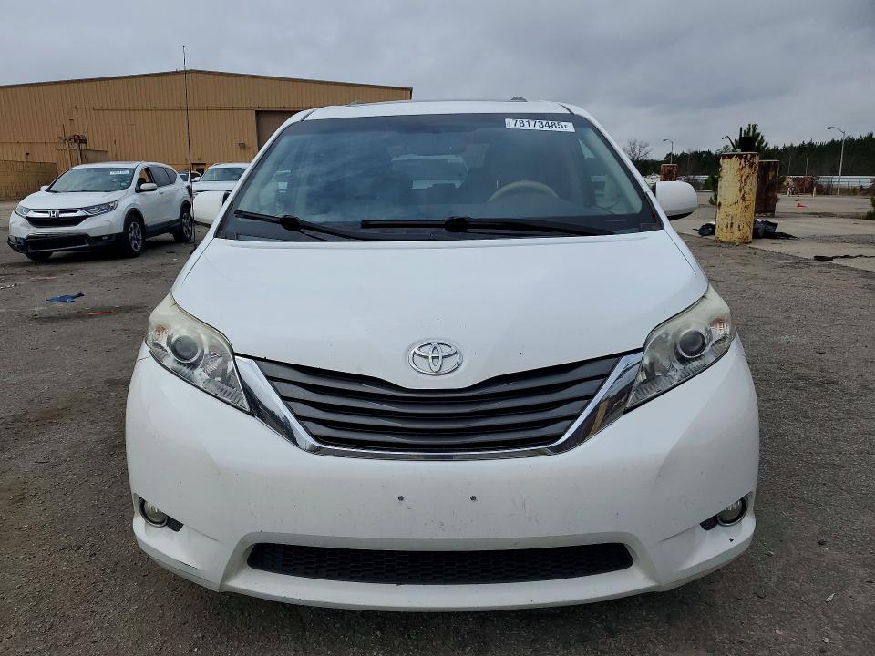 Photo 5 from auction – 2014 TOYOTA SIENNA XLE with VIN 5TDYK3DCXES490745