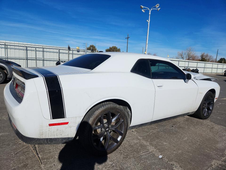 Photo 3 from auction – 2019 DODGE CHALLENGER with VIN 2C3CDZAG7KH618663