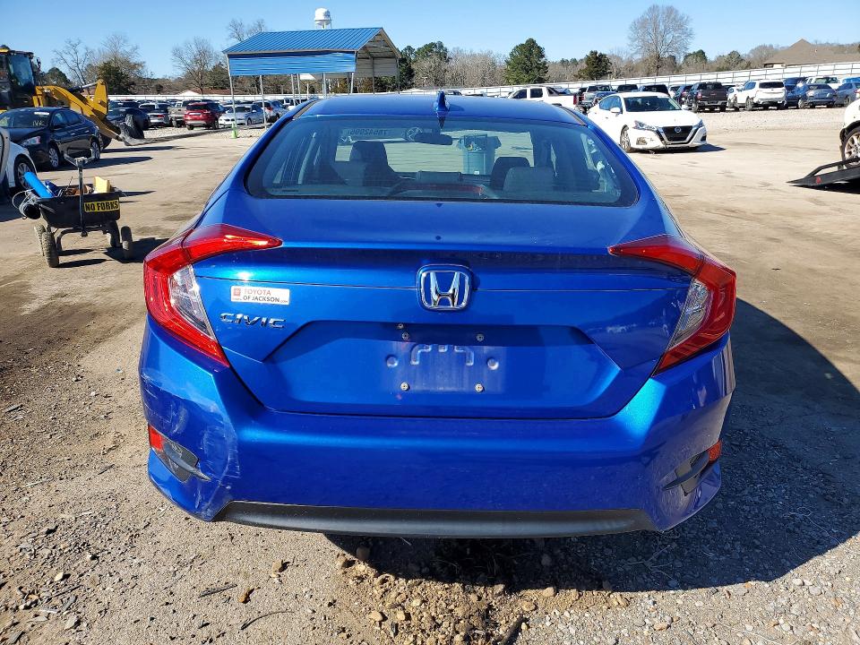 Photo 6 from auction – 2018 HONDA CIVIC with VIN 19XFC2F77JE007019