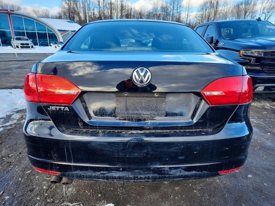 Photo 6 from auction – 2013 VOLKSWAGEN JETTA with VIN 3VW2K7AJ7DM305644