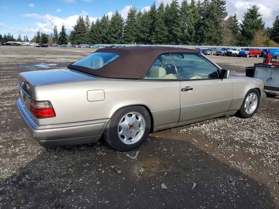 Photo 3 from auction – 1995 MERCEDES-BENZ E with VIN WDBEA66E9SC281112