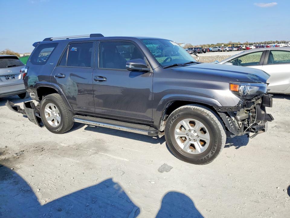 Photo 4 from auction – 2021 TOYOTA 4RUNNER SR with VIN JTEFU5JRXM5230352