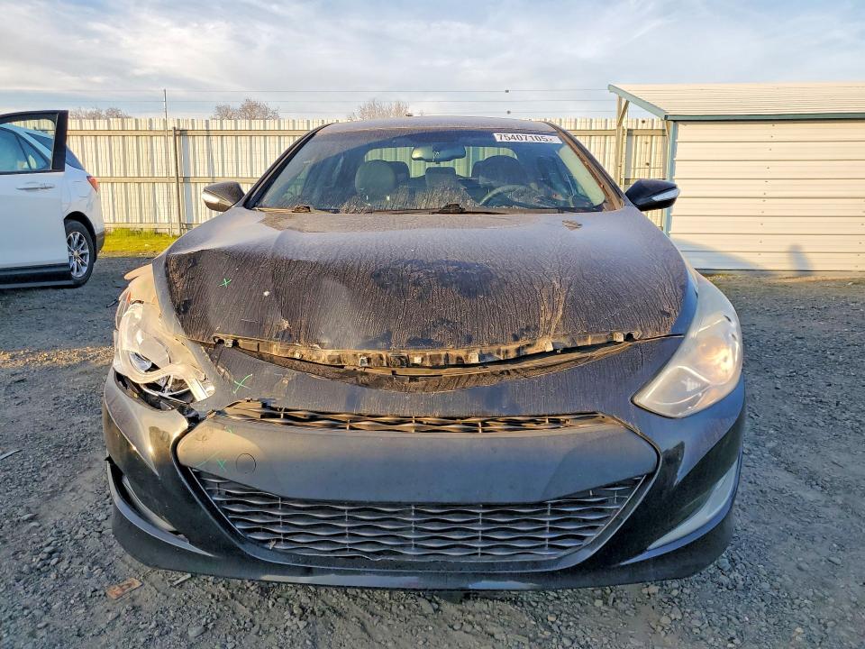 Photo 5 from auction – 2015 HYUNDAI SONATA with VIN KMHEC4A45FA126276