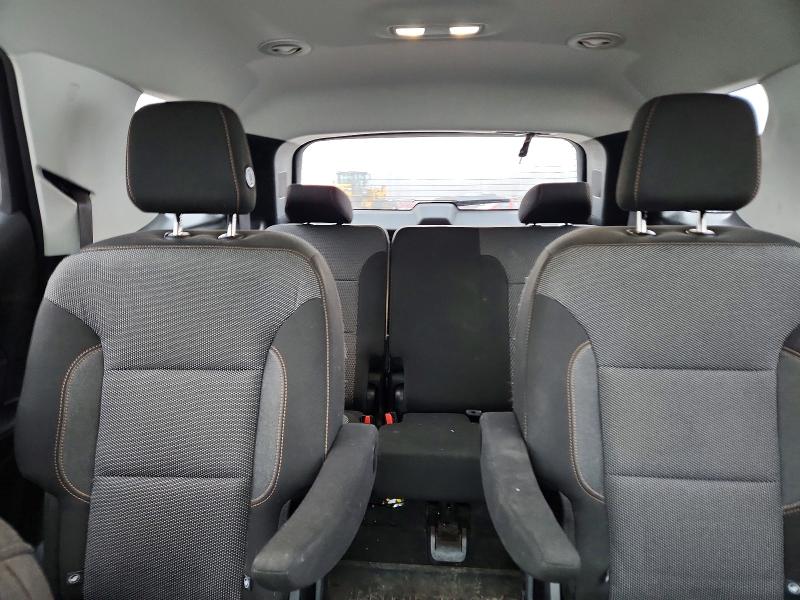 Photo 10 from auction – 2018 CHEVROLET TRAVERSE L with VIN 1GNEVGKW2JJ176357