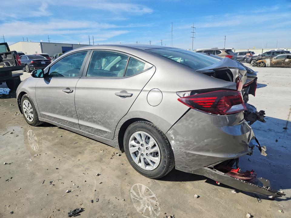 Photo 2 from auction – 2020 HYUNDAI ELANTRA with VIN KMHD74LF3LU919214