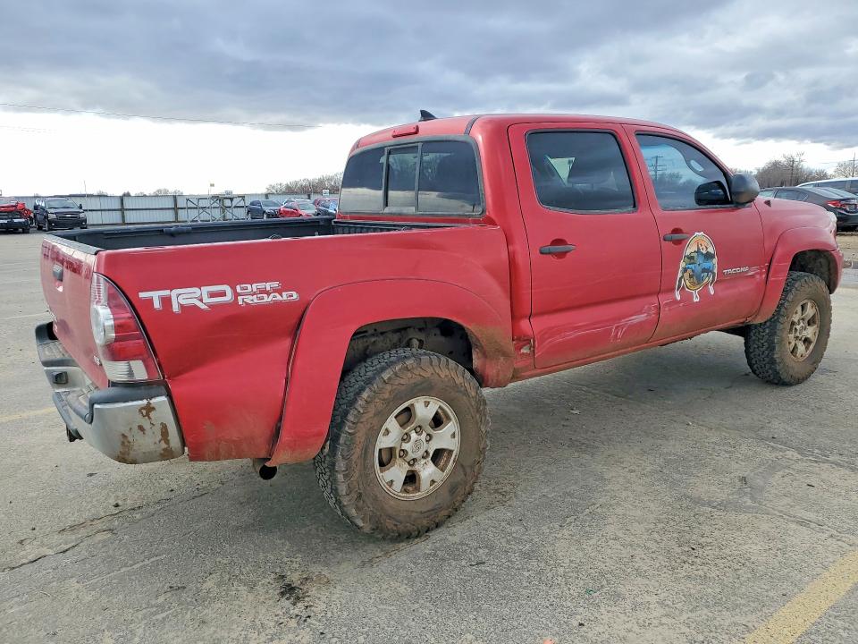 Photo 3 from auction – 2014 TOYOTA TACOMA with VIN 3TMLU4EN2EM144473