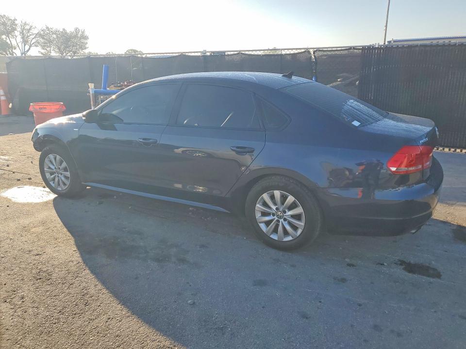 Photo 2 from auction – 2015 VOLKSWAGEN PASSAT with VIN 1VWAT7A36FC005284