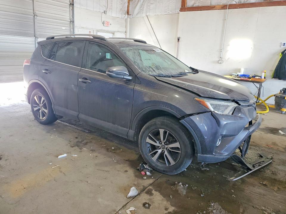 Photo 4 from auction – 2018 TOYOTA RAV4 ADVEN with VIN 2T3WFREV9JW440118