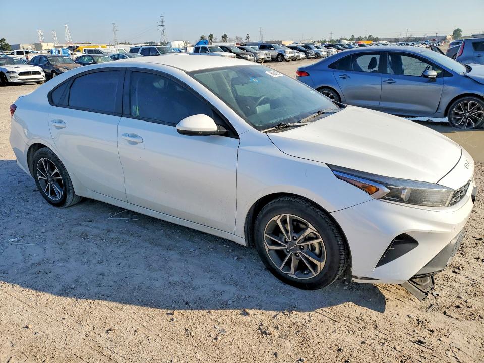 Photo 4 from auction – 2023 KIA FORTE with VIN 3KPF24AD6PE525983