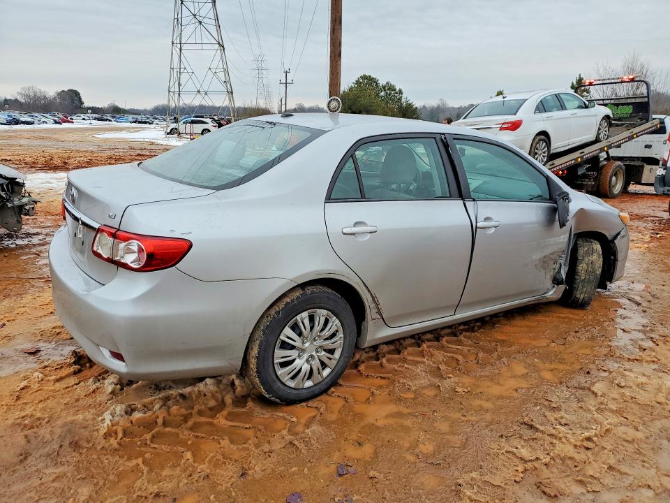 Photo 3 from auction – 2011 TOYOTA COROLLA with VIN 2T1BU4EE5BC572540