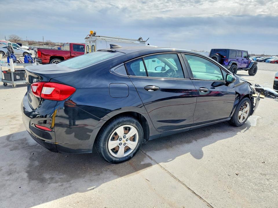Photo 3 from auction – 2017 CHEVROLET CRUZE with VIN 1G1BC5SM8H7175508