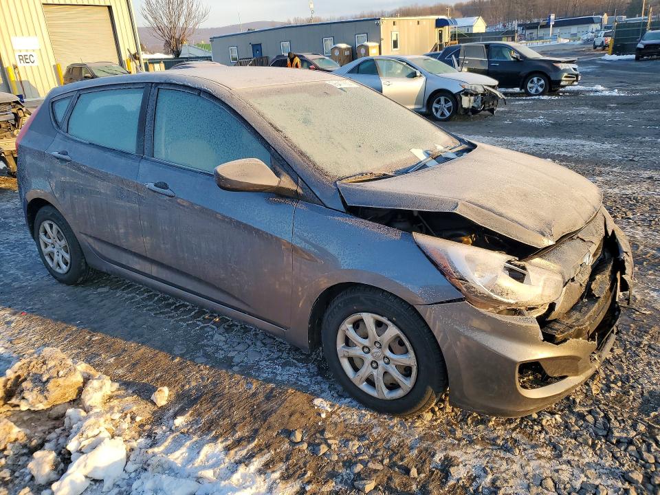 Photo 4 from auction – 2013 HYUNDAI ACCENT GLS with VIN KMHCT5AEXDU088089