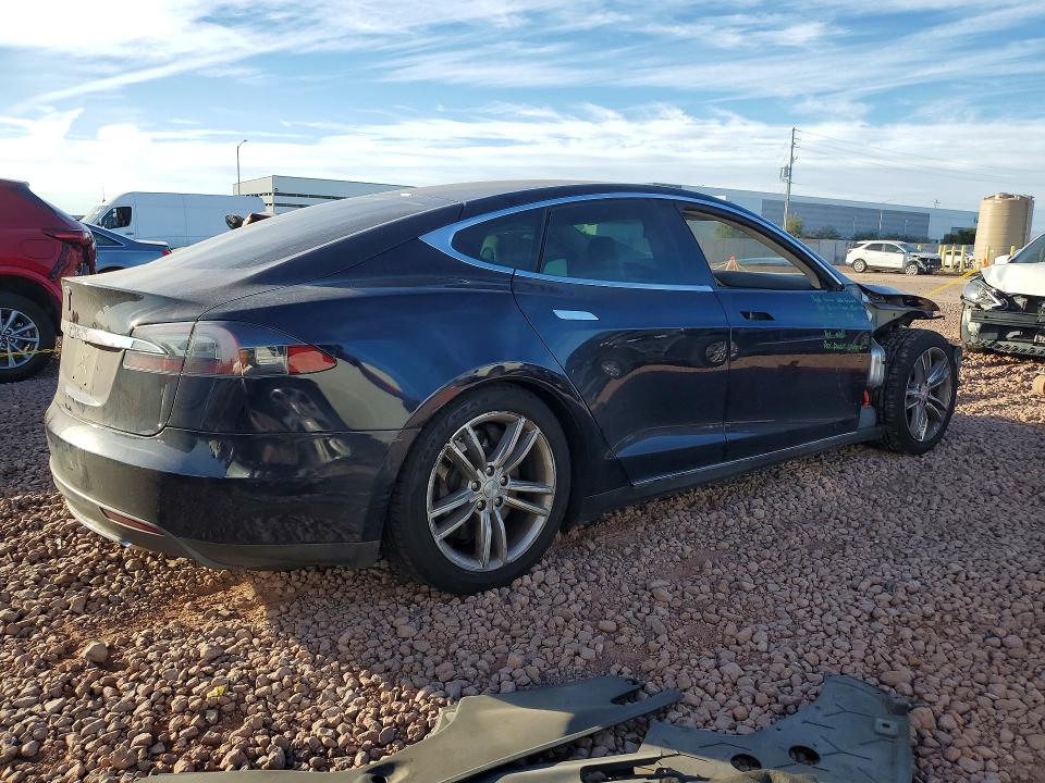 Photo 3 from auction – 2013 TESLA MODEL S with VIN 5YJSA1CP1DFP03361