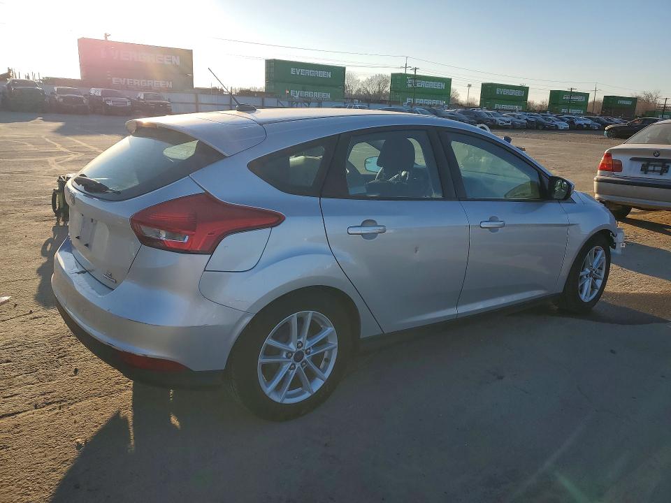 Photo 3 from auction – 2016 FORD FOCUS SE with VIN 1FADP3K27GL272668