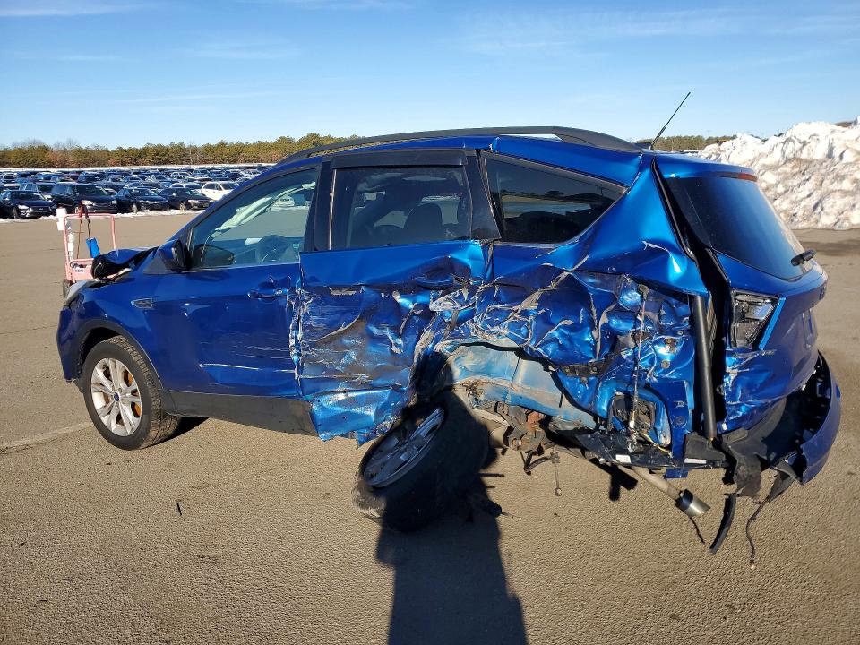 Photo 2 from auction – 2017 FORD ESCAPE with VIN 1FMCU0GD3HUC86467