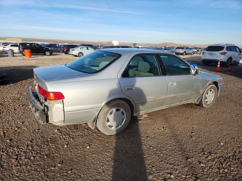Photo 3 from auction – 2000 TOYOTA CAMRY CE with VIN 4T1BG22K7YU646652