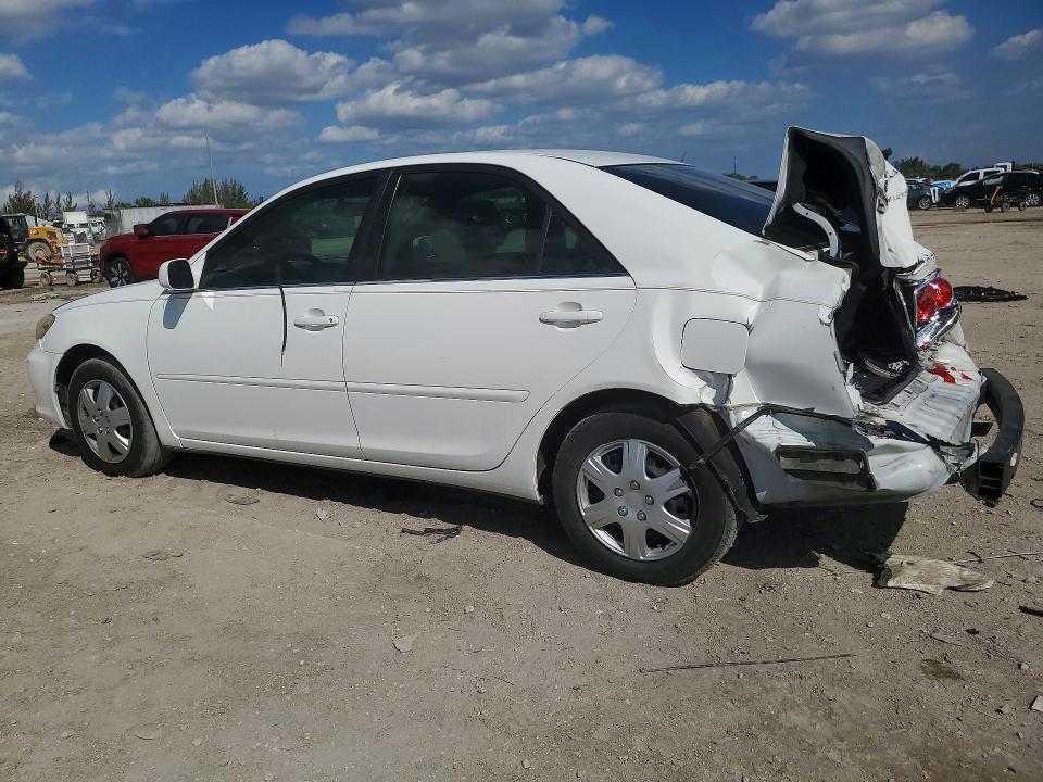 Photo 2 from auction – 2005 TOYOTA CAMRY with VIN 4T1BE32KX5U627147