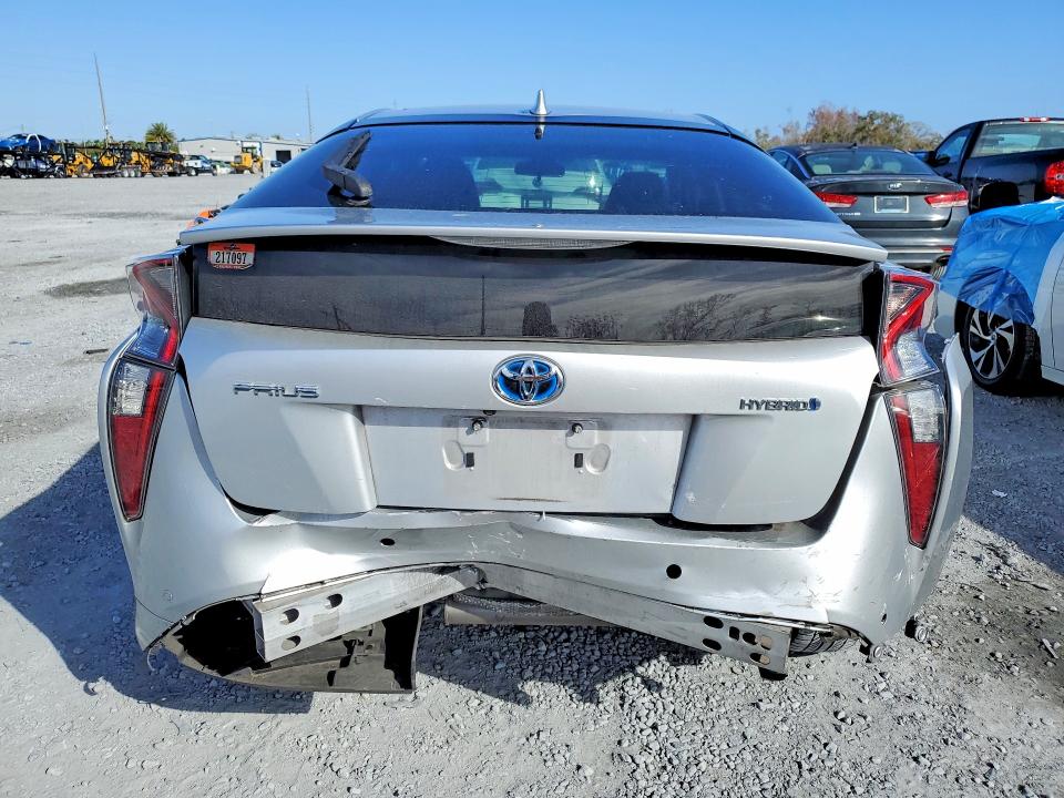 Photo 6 from auction – 2018 TOYOTA PRIUS with VIN JTDKARFU2J3068207