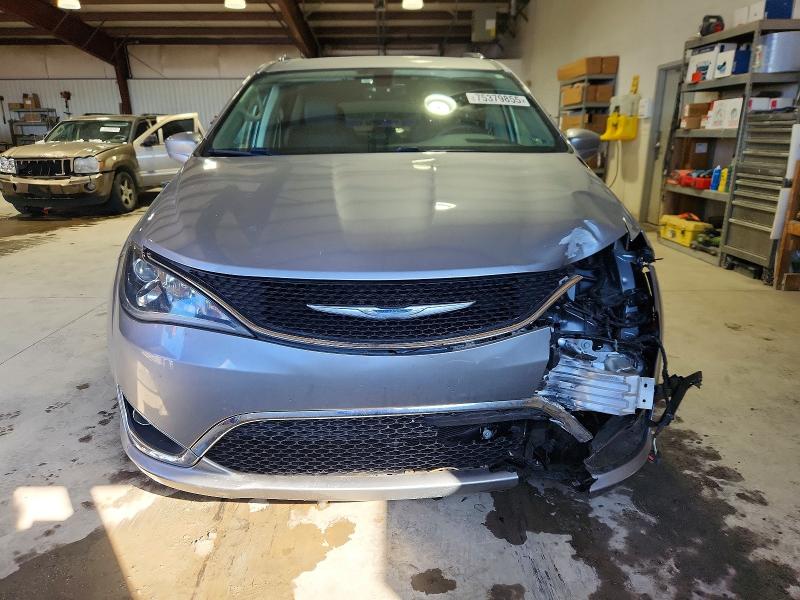 Photo 5 from auction – 2017 CHRYSLER PACIFICA T with VIN 2C4RC1EG9HR821948