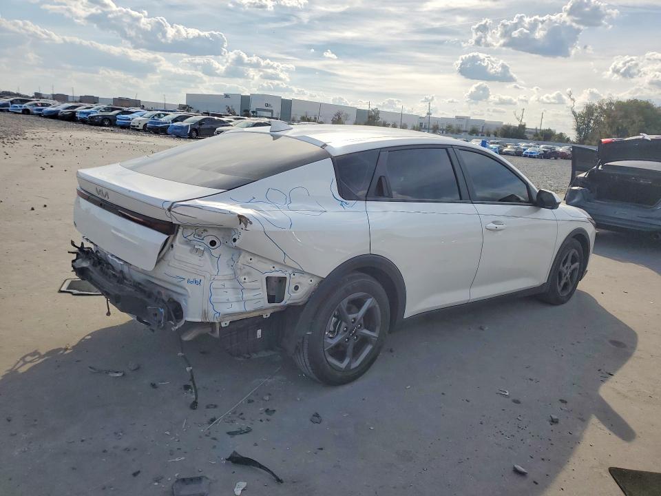 صورة رقم 3 من المزاد - 2025 KIA K4 مع VIN 3KPFT4DE6SE083927
