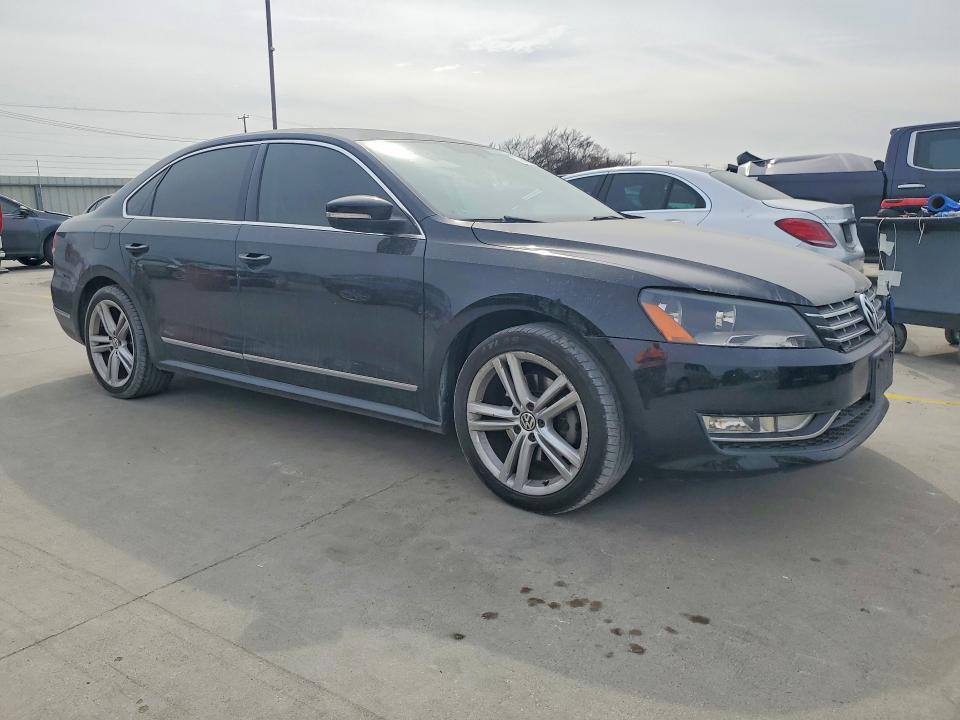 Photo 4 from auction – 2013 VOLKSWAGEN PASSAT with VIN 1VWCM7A33DC132643