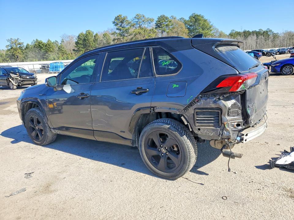 Photo 2 from auction – 2020 TOYOTA RAV4 XSE with VIN JTMEWRFV7LD530698
