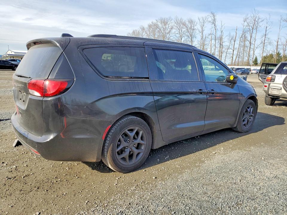 Photo 3 from auction – 2018 CHRYSLER PACIFICA with VIN 2C4RC1BG8JR175022