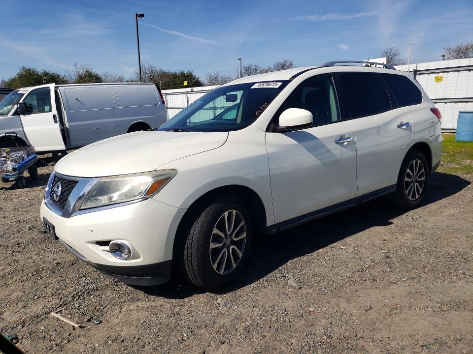 NISSAN PATHFINDER 2015 with VIN 5N1AR2MN2FC701931 - Photo from auction