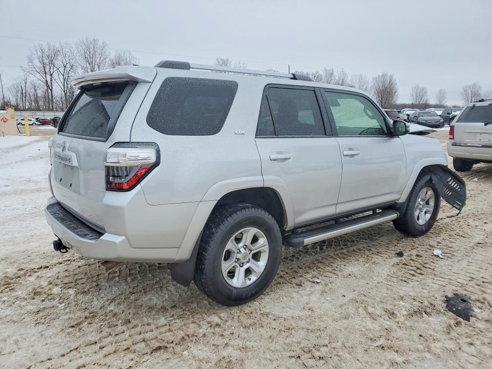 Photo 3 from auction – 2021 TOYOTA 4RUNNER with VIN JTENU5JR6M5950663