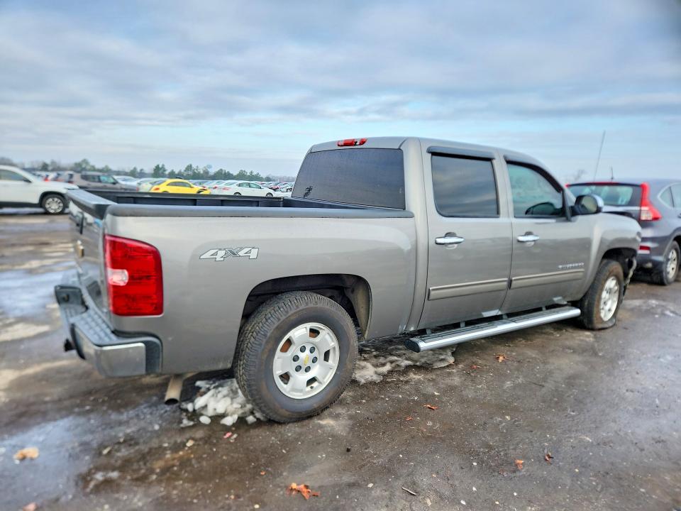 Photo 3 from auction – 2013 CHEVROLET SILVERADO with VIN 3GCPKSE72DG198219