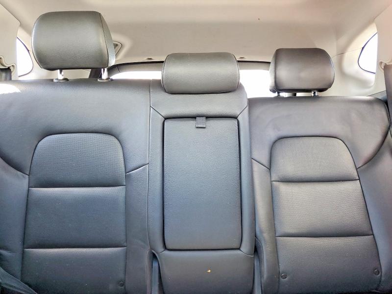 Photo 10 from auction – 2016 HYUNDAI TUCSON with VIN KM8J33A26GU176529