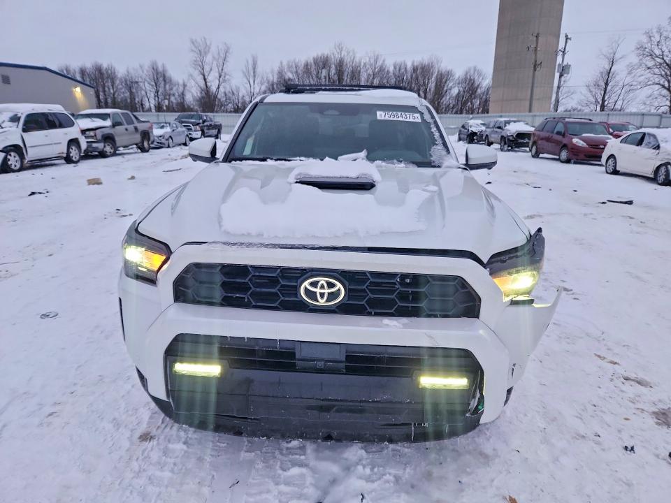 Photo 5 from auction – 2025 TOYOTA 4RUNNER with VIN JTEVA5BR0S5054279