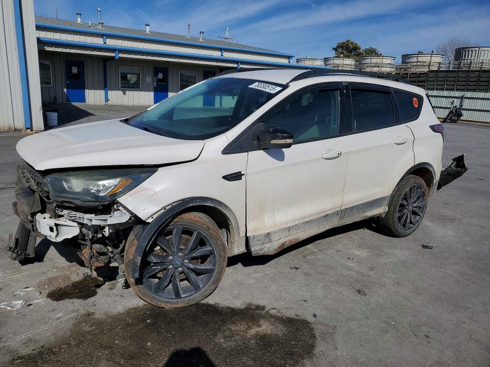 FORD ESCAPE 2017 with VIN 1FMCU0J92HUB21417 - Photo from auction
