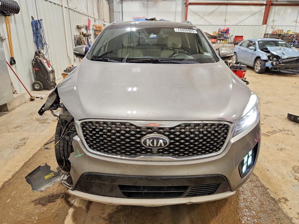 Photo 5 from auction – 2017 KIA SORENTO with VIN 5XYPK4A56HG311139