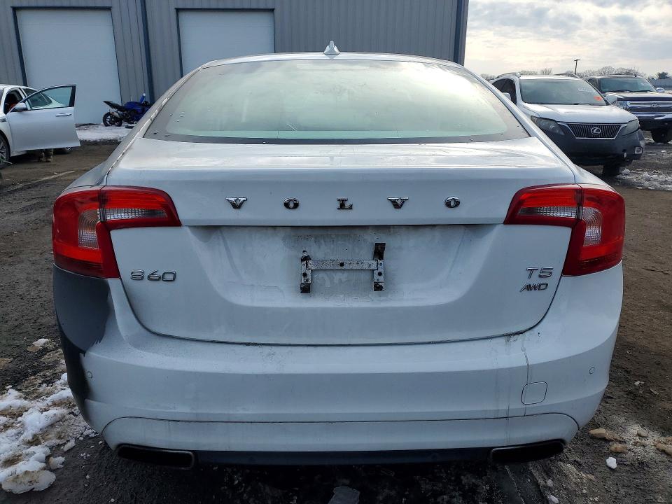 Фото 6 с аукциона – 2015 VOLVO S60 с VIN YV1612TKXF1360115