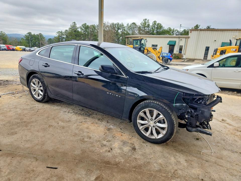 Photo 4 from auction – 2021 CHEVROLET MALIBU with VIN 1G1ZD5ST4MF009828