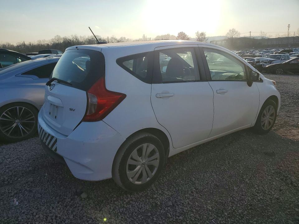 Photo 3 from auction – 2017 NISSAN VERSA NOTE with VIN 3N1CE2CP5HL375600