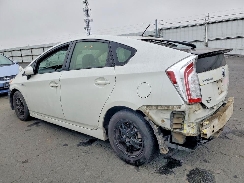 Photo 2 from auction – 2015 TOYOTA PRIUS with VIN JTDKN3DU2F0467325