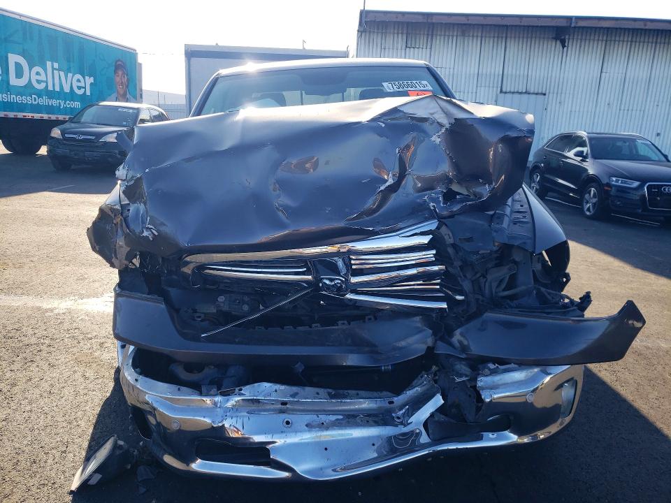 Photo 5 from auction – 2017 RAM 1500 SLT with VIN 1C6RR7LGXHS553857