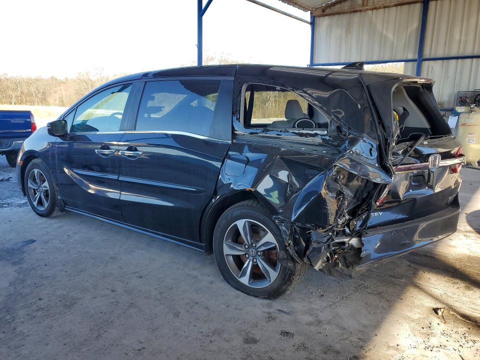 Photo 2 from auction – 2018 HONDA ODYSSEY with VIN 5FNRL6H83JB072860