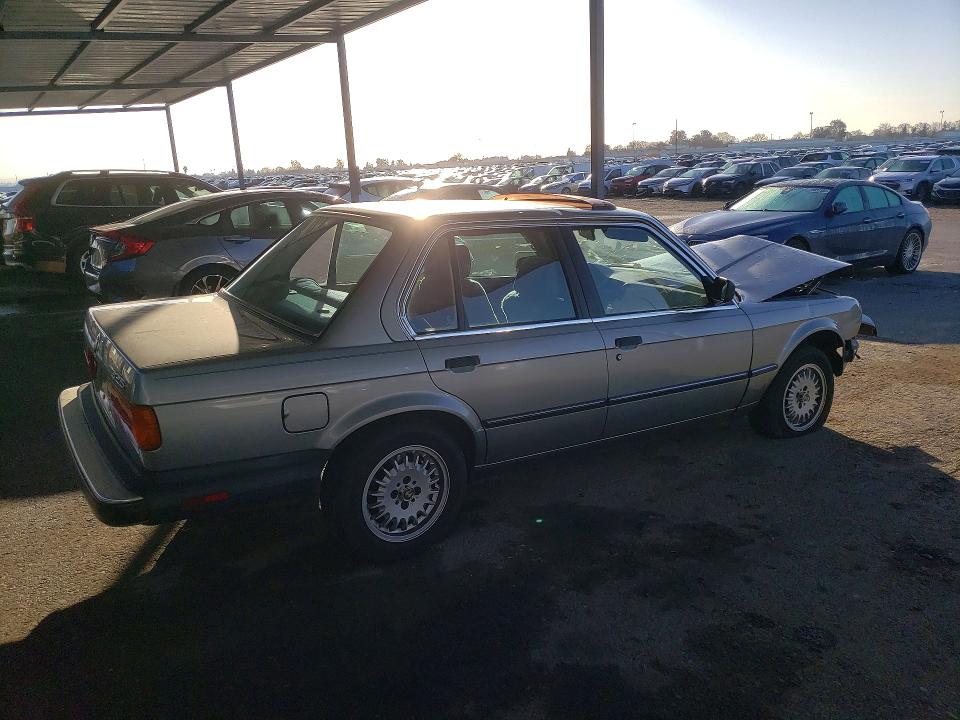 Photo 3 from auction – 1987 BMW 325 with VIN WBAAE6407H1707697
